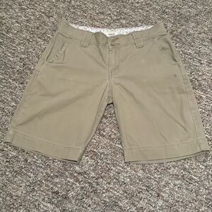 Women’s Levi’s khaki shorts size 4.